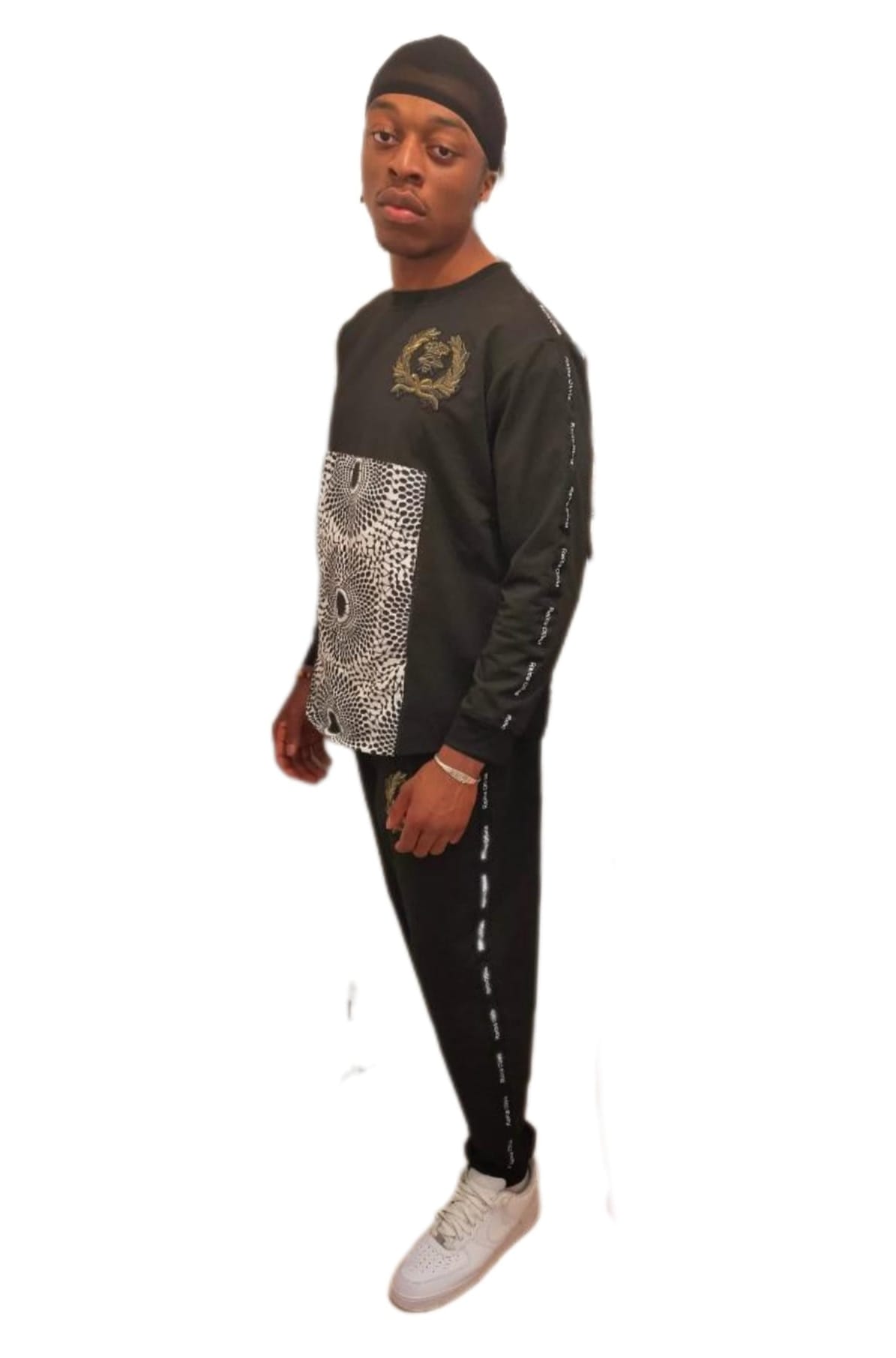 Ensemble Sweat Shirt, Couleur Noire, Imprimer Africain. – Image 3